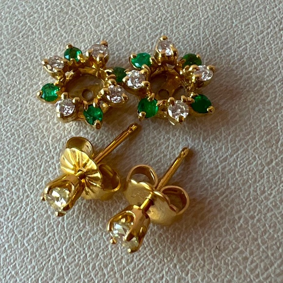 VINTAGE 14K YELLOW GOLD DIAMONDS & EMERALDS STUDS & EARRINGS JACKETS VERSATILE - Picture 8 of 16